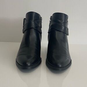 GBG by Guess Boots Women's Size 6.5 Black Dustyn Chelsea Style Cuban Heel Ankle